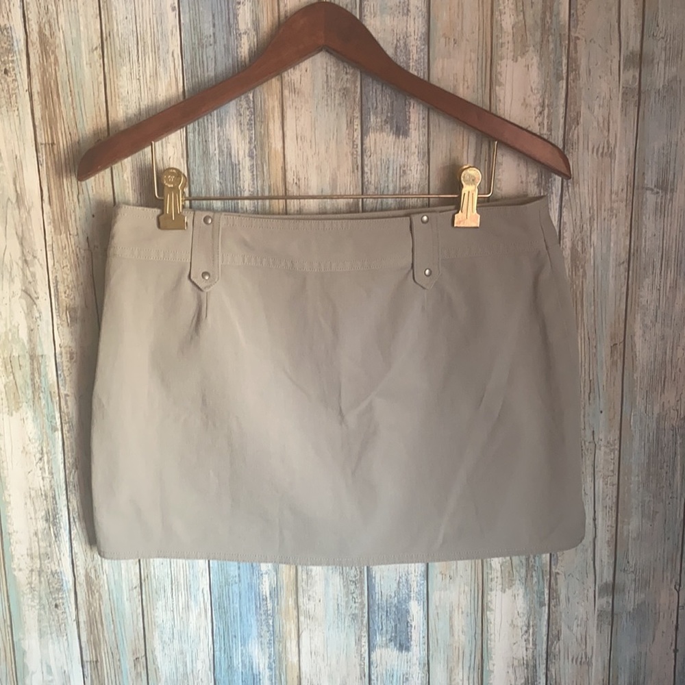 Mini Skirt / Express Stretch / Beige / Size 6